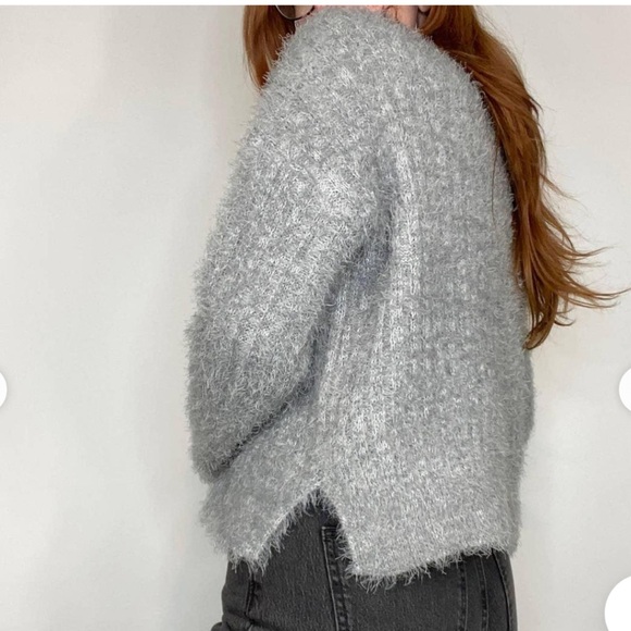 Candies Soft Fluffy Silver Grey Size Large Sweater. Excellent Quality & Comfort - Picture 5 of 13